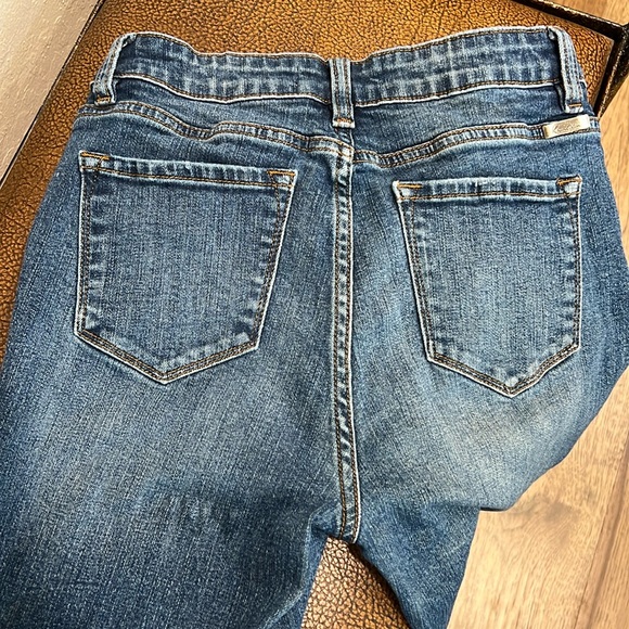 Like New Kancan LA Stone Washed Distressed Styled Holes Stretch Jeans 98% Cotton - Picture 3 of 8